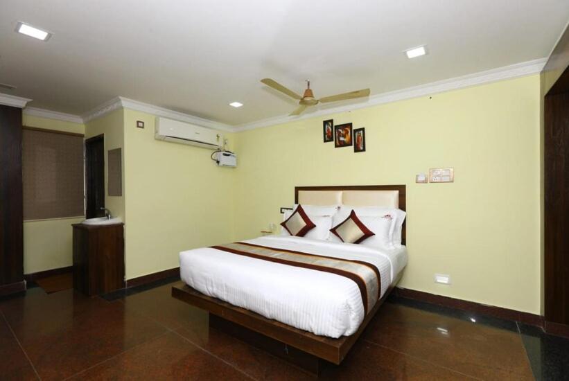 Hotel Titanium Tower Chennai Extérieur photo